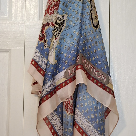 Louis Vuitton LV Blue Silk Monogram World Map Shawl Wrap Scarf Very Big - Picture 4 of 10